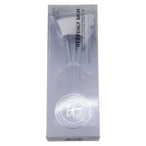 IT Cosmetics Heavenly Skin Foundation Brush No 707 Skincare-Infused Brush Hair